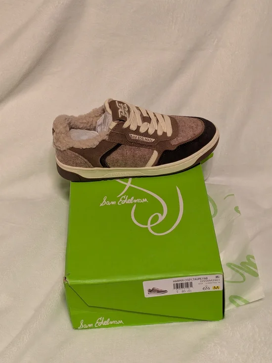 Sam Edelman Low-Top Sneaker in Taupe and Cream - Picture 2 of 8